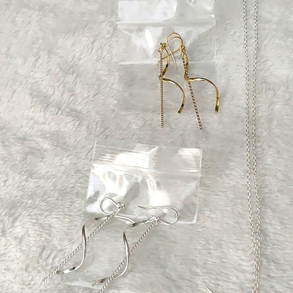 Gold and silver Hoop, Dangle Earrings and tree of life necklace jewelry Lot - Picture 3 of 4